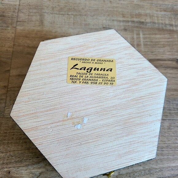 Laguna Spanish mosaic Marquetry wooden inlaid hexagon jewelry box with mirror. - Picture 6 of 7